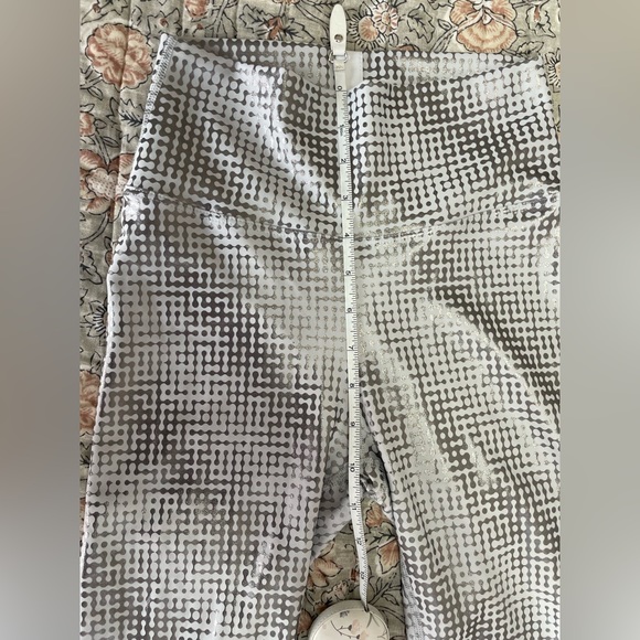 🪩Peloton Foil Printed Leggings - Picture 9 of 14